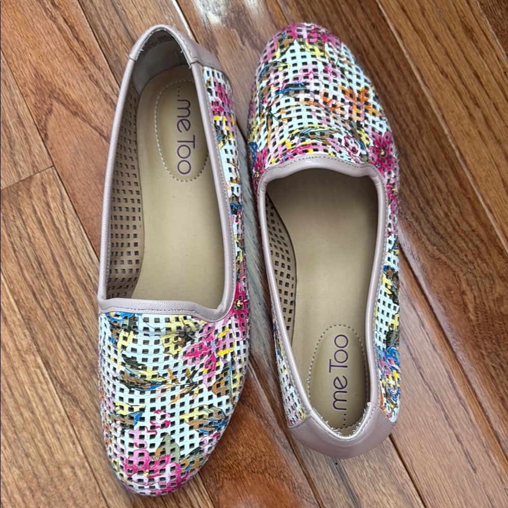 Me Too Women's Multicolor Flats